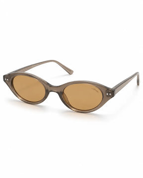 Óculos de sol feminino oval modelo Valleny LURVANI, com armação marrom translúcida, em perspectiva sobre fundo branco.