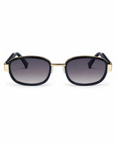 Óculos de sol feminino retangular preto modelo Venezia LURVANI, vista frontal em fundo branco.
